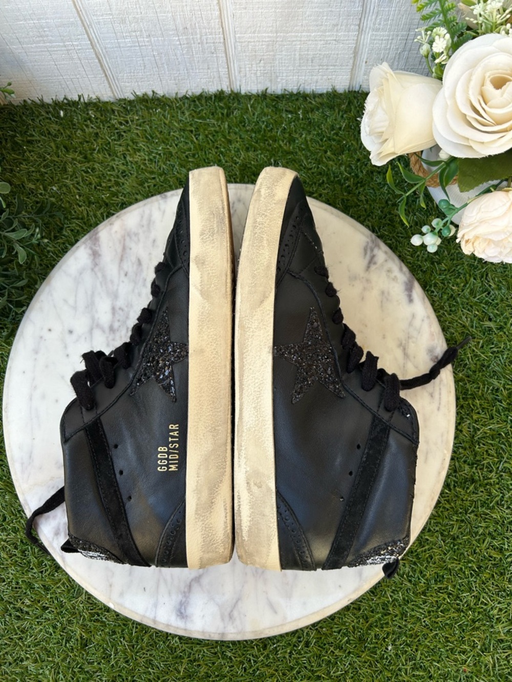 GOLDEN GOOSE
Women'Mid Star in black Zappa with black glitter star Sz 40 
$695 - Picture 10 of 17